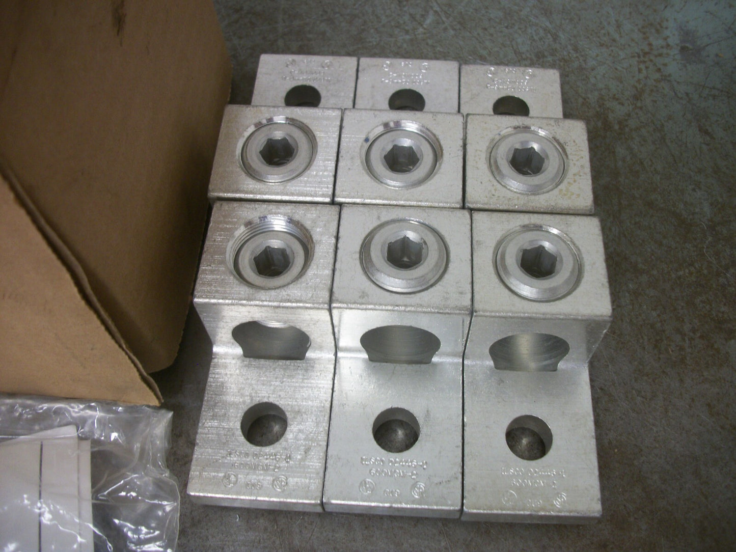 BUSSMANN 400AMP TERMINAL LUGS KIT BDTL26 NIB