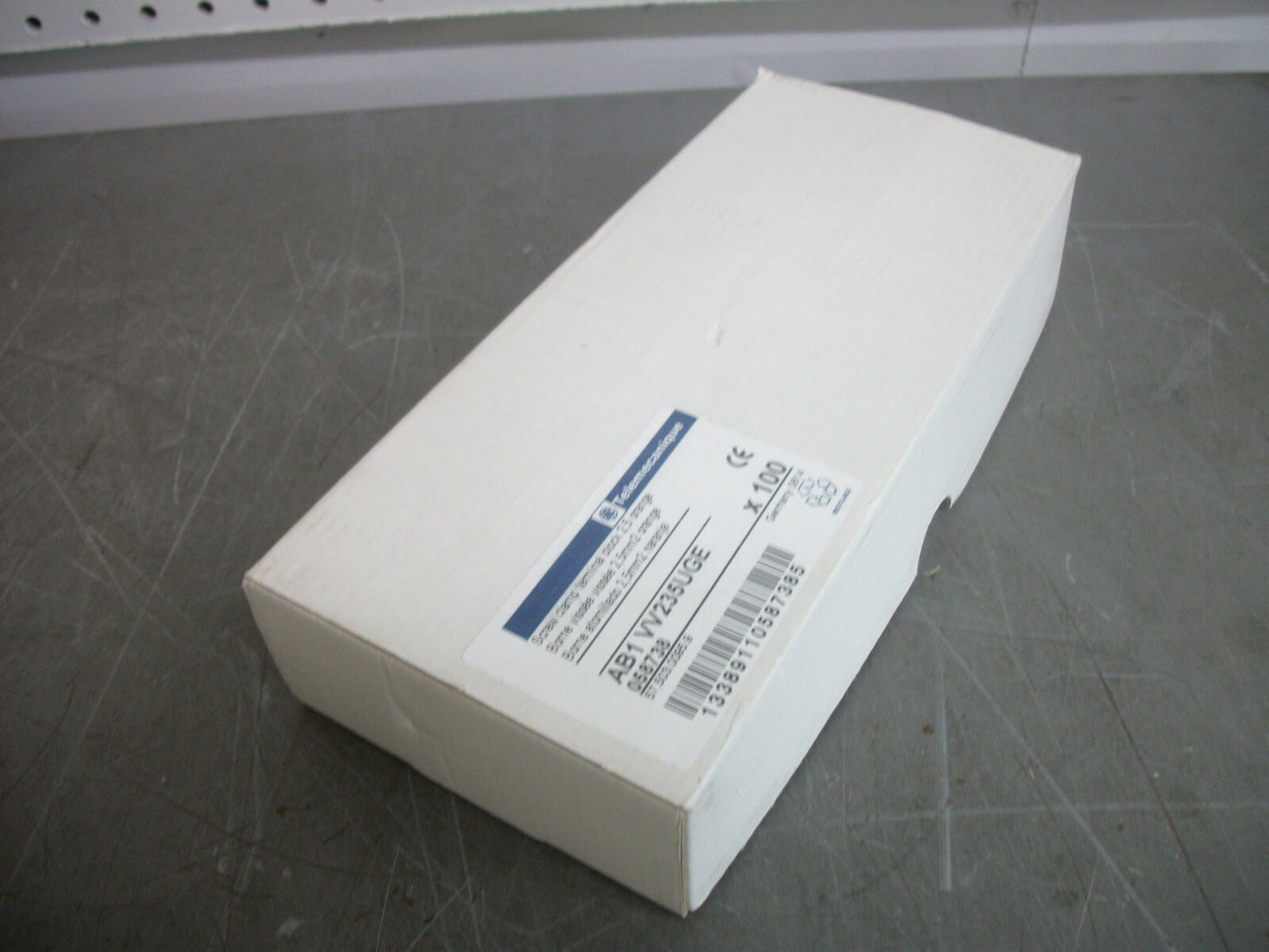 TELEMECANIQUE BOX OF 100 2.5mm2 SCREW CLAMP TERMINAL BLOCKS AB1VV235UGE NIB