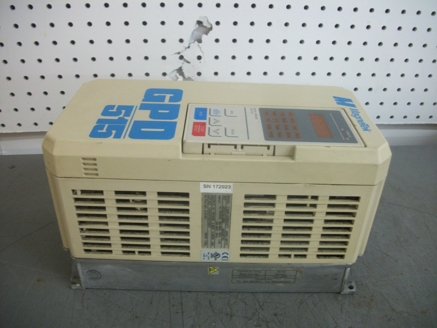 MAGNETEK GPD 515 AC DRIVE CIMR-G5M40P7 3PH 460VOLT 3.6AMP