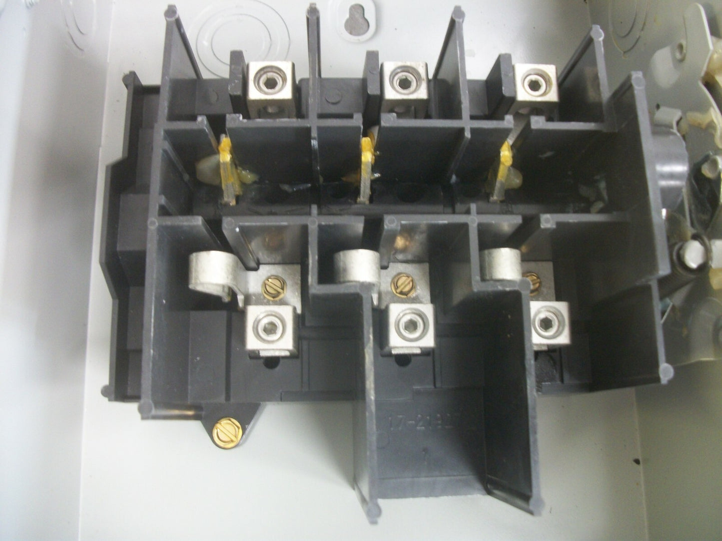 CUTLER-HAMMER DISCONNECT TYPE 1 DG322UGB 60AMP 240VOLT NON-FUSIBLE NOB