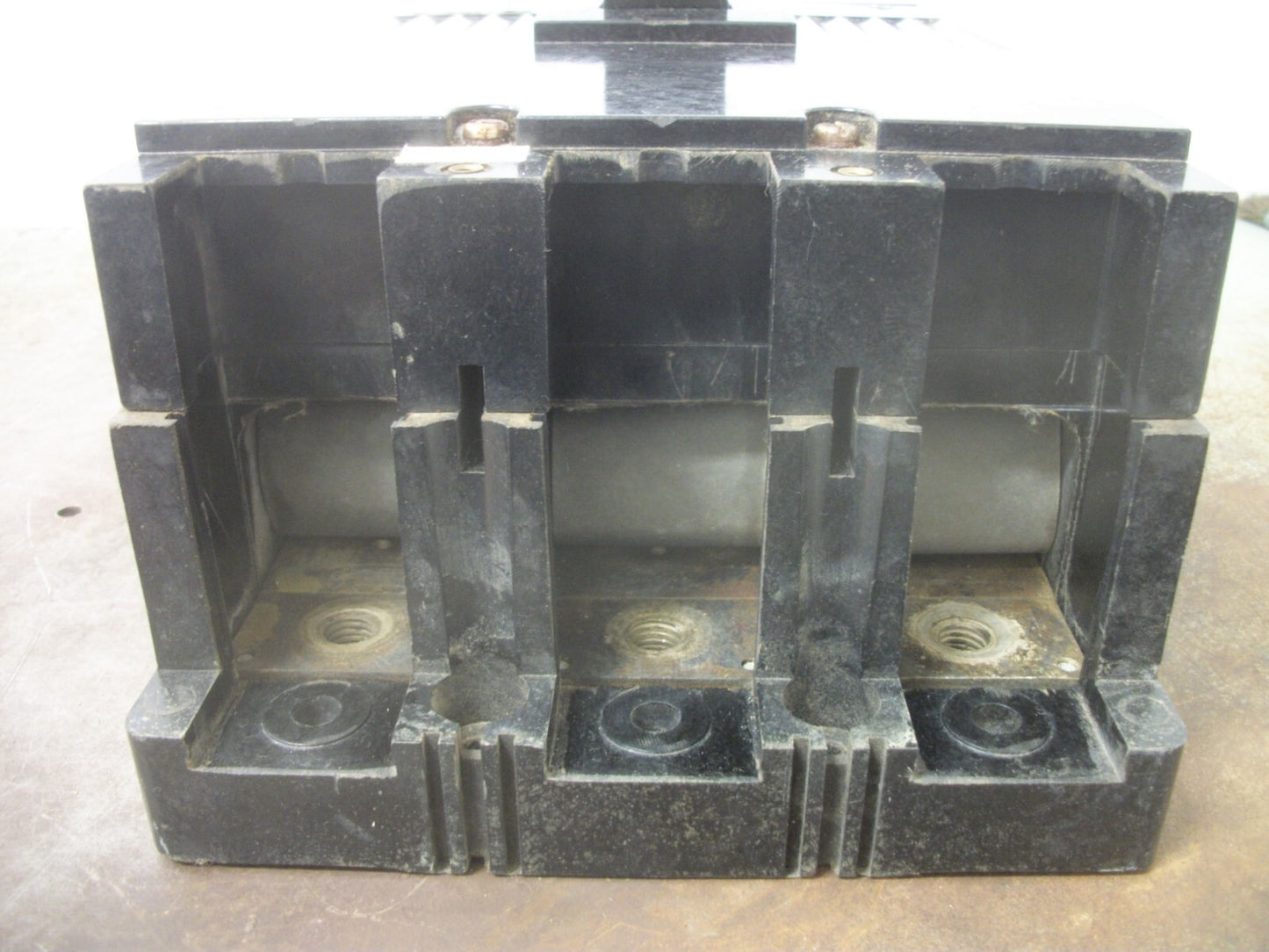 GE TKM CIRCUIT BREAKER TKM836F000 800AMP 600VOLT 3POLE W/800A TRIP