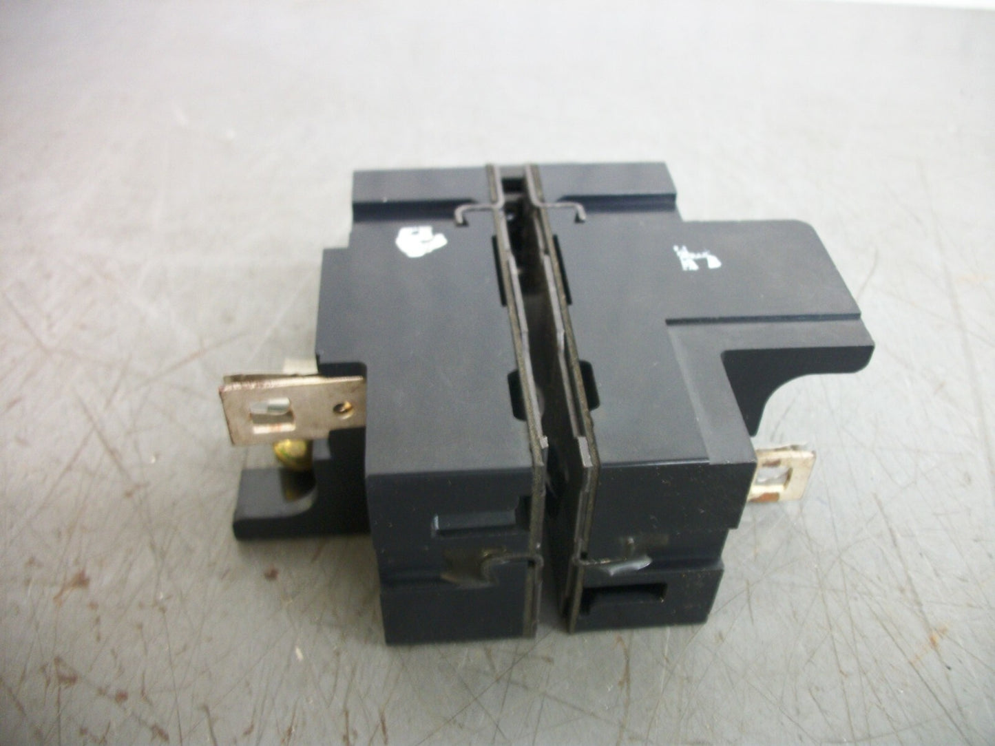 SIEMENS PUSHMATIC CIRCUIT BREAKER P230 30AMP 240VOLT 2POLE CHIPPED