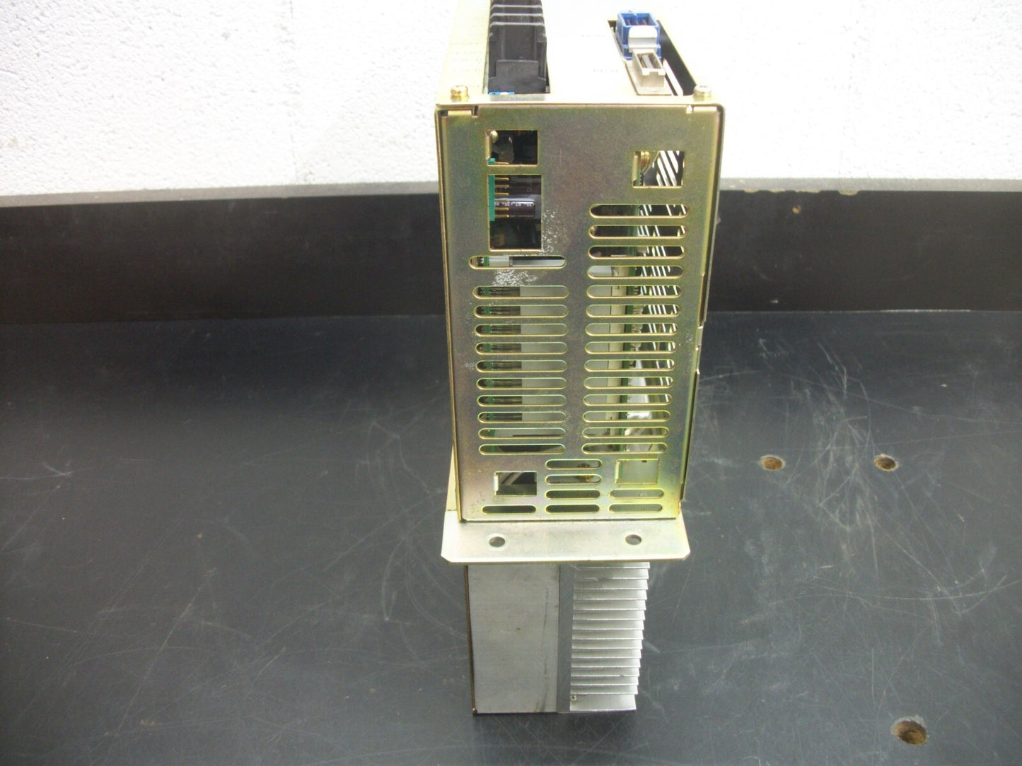 YASKAWA SERVOPACK 5.9HP SERVO DRIVE CACR-IR44SFBY8 230VOLT 3PH 33AMP