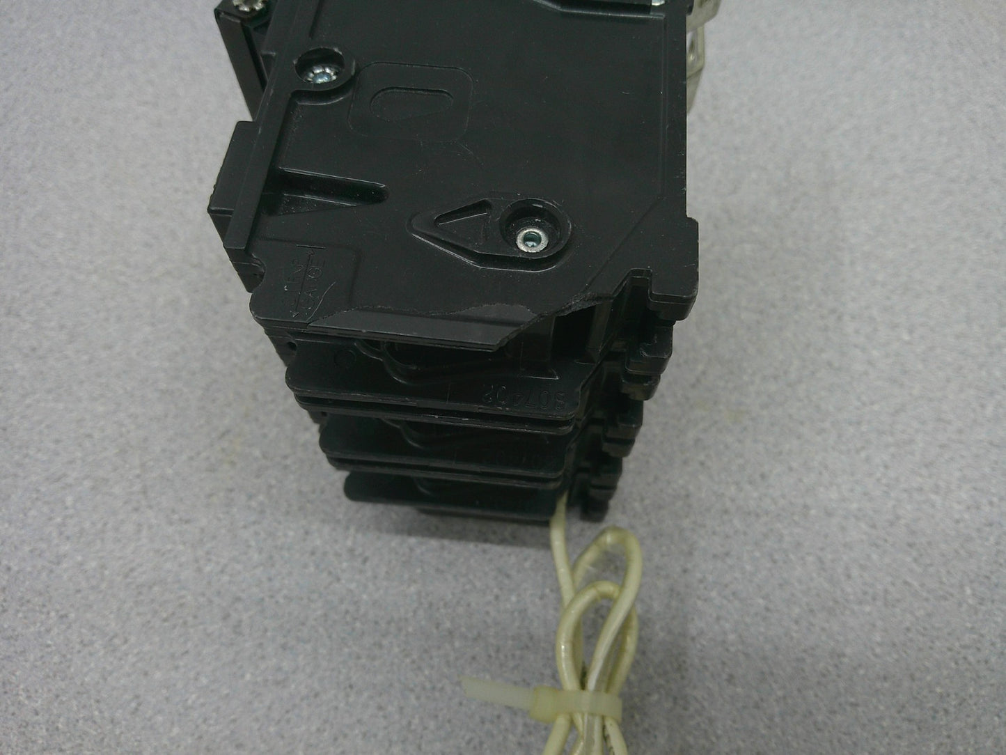 SIEMENS BL CIRCUIT BREAKER B350H00S01 50AMP 240VOLT 3POLE W/SHUNT CHIPPED