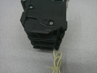 SIEMENS BL CIRCUIT BREAKER B350H00S01 50AMP 240VOLT 3POLE W/SHUNT CHIPPED