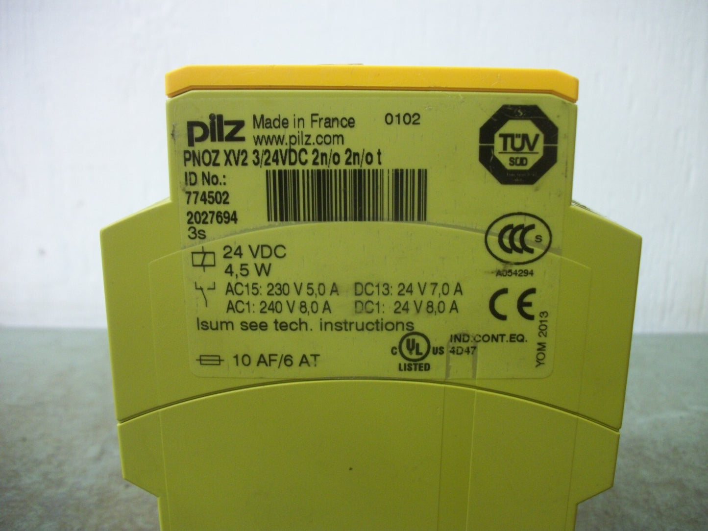 PILZ SAFETY RELAY PNOZ XV2 3/24VDC 2N/0 2N/0 T 24VDC 4.5W