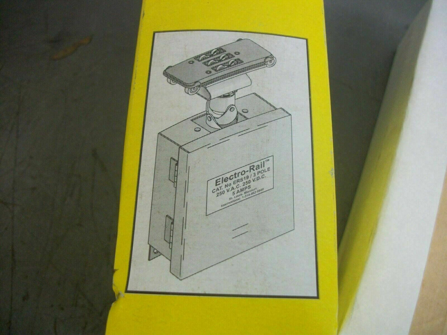 ELECTRO-RAIL 3POLE FUSIBLE ROLLER TROLLEY ERS-19 300VOLT 5AMP NIB