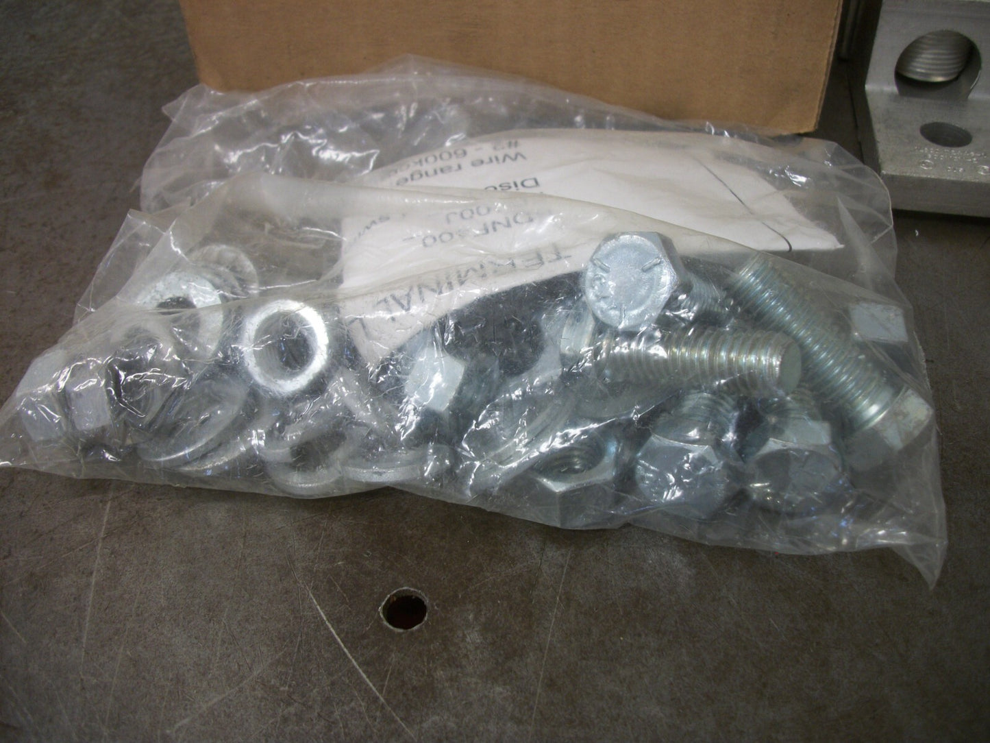 BUSSMANN 400AMP TERMINAL LUGS KIT BDTL26 NIB