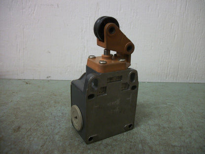 SIEMENS POSITION LIMIT SWITCH 3SE3100-0E
