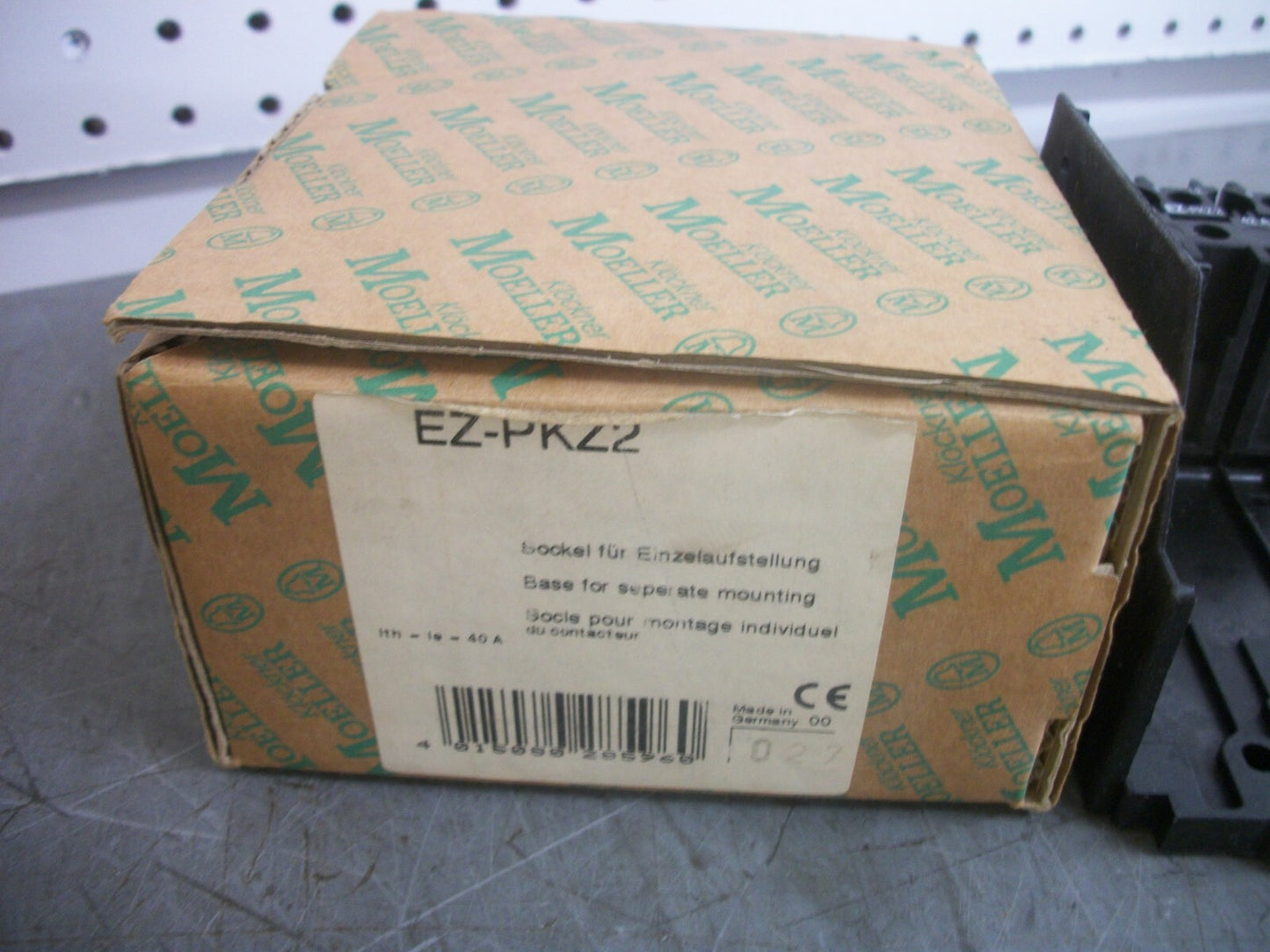 KLOCKNER-MOELLER MOTOR PROTECTOR BASE EZ-PKZ2 NIB