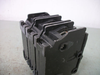 SIEMENS BQ CIRCUIT BREAKER BQ3B070 70AMP 240VOLT 3POLE CHIPPED