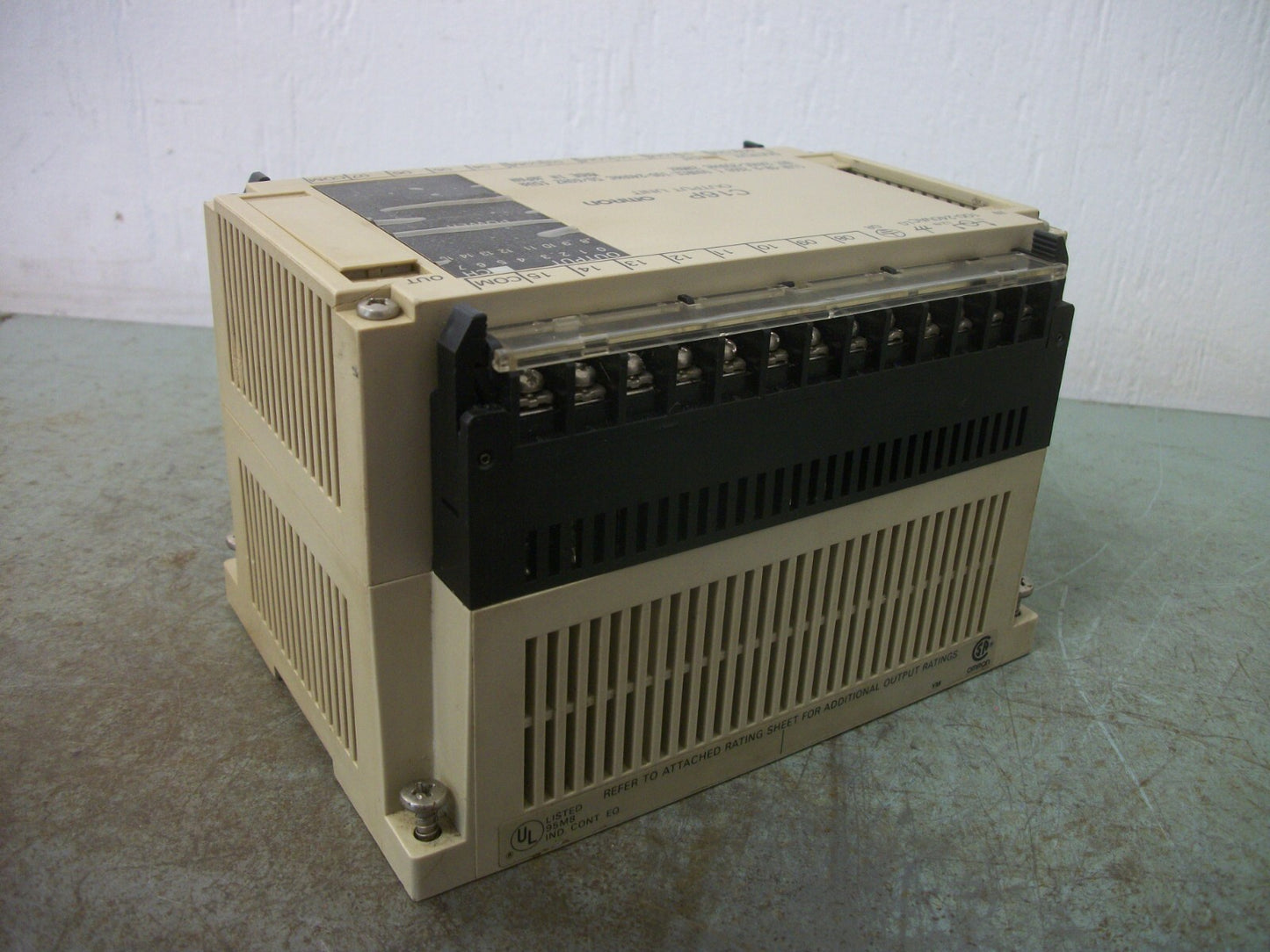 OMRON C16P PLC OUTPUT UNIT C16P-0R-A 24VDC 250VAC 2AMP