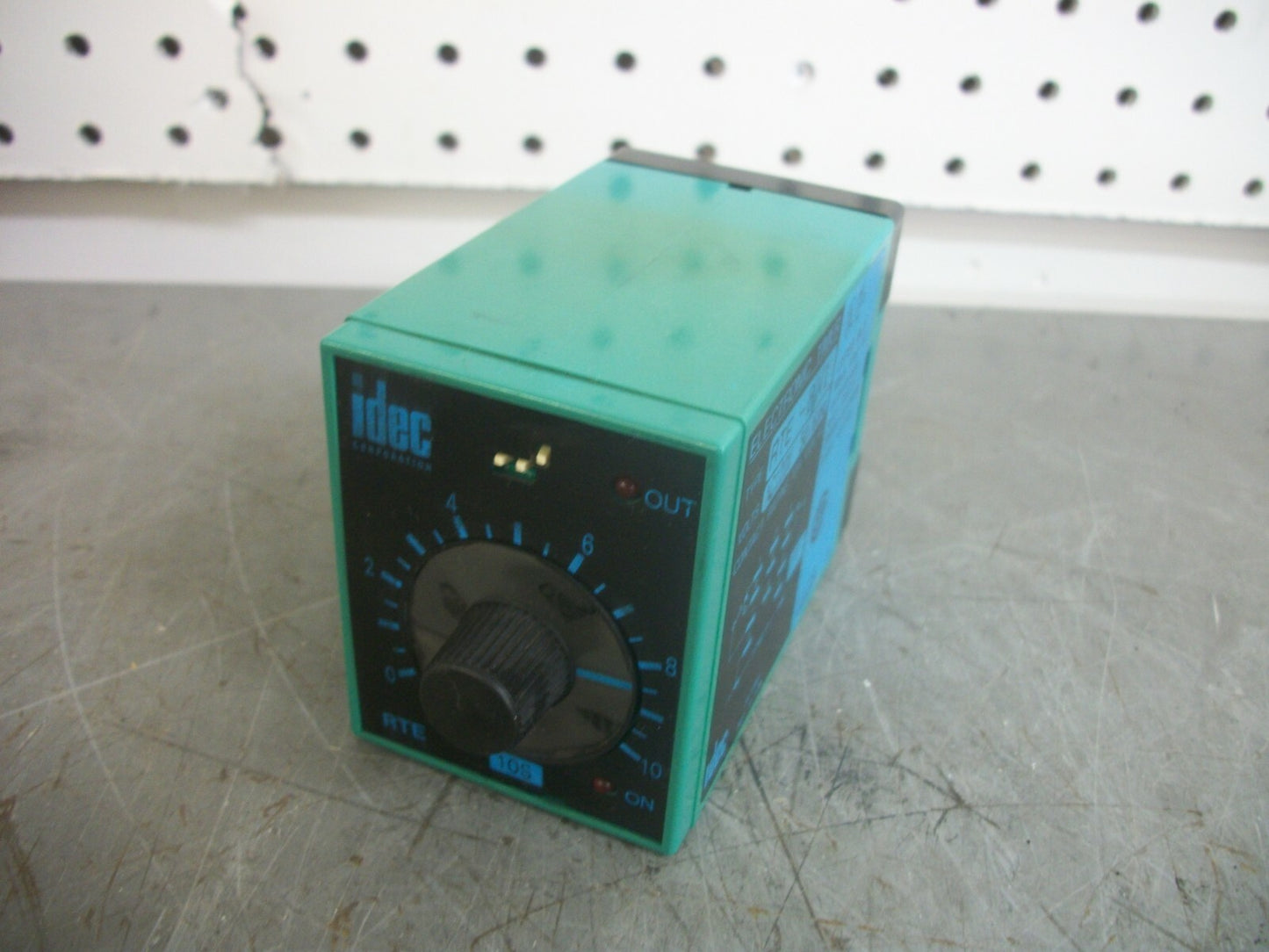 IDEC ELECTRONIC TIMER RTE-BN1 120VOLT 10AMP 0-10SEC