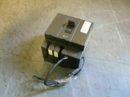 SQUARE D EHB-4 CIRCUIT BREAKER EHB240301082 30AMP 480VOLT 2POLE W/SHUNT