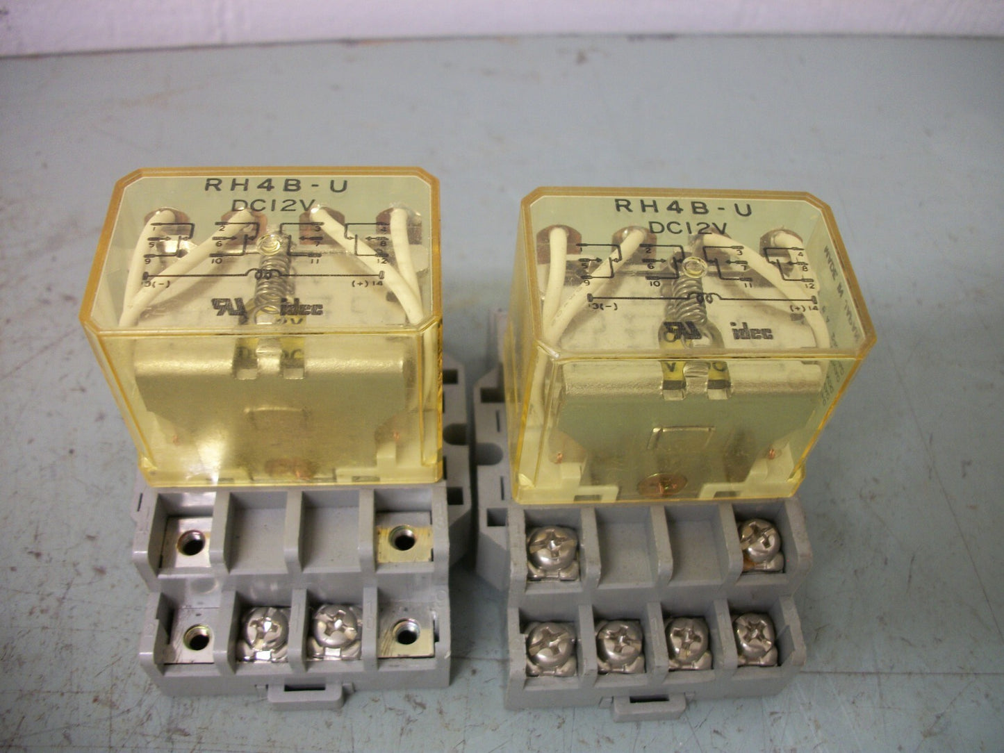IDEC LOT OF 2 4PDT PLUG IN RELAYS RH4B-U 12VCOIL 10AMP