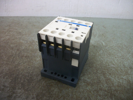 TELEMECANIQUE CONTROL RELAY CA2KN40G7 10AMP 120VCOIL NOB