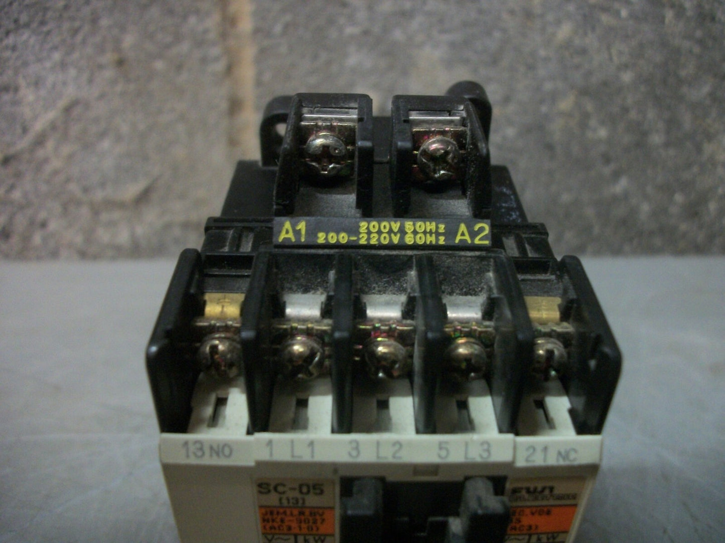 FUJI SC-05 MOTOR STARTER 4NC0G0 13AMP 220VCOIL 3PH 600V 5HP W/OL 0.8-1.2AMP