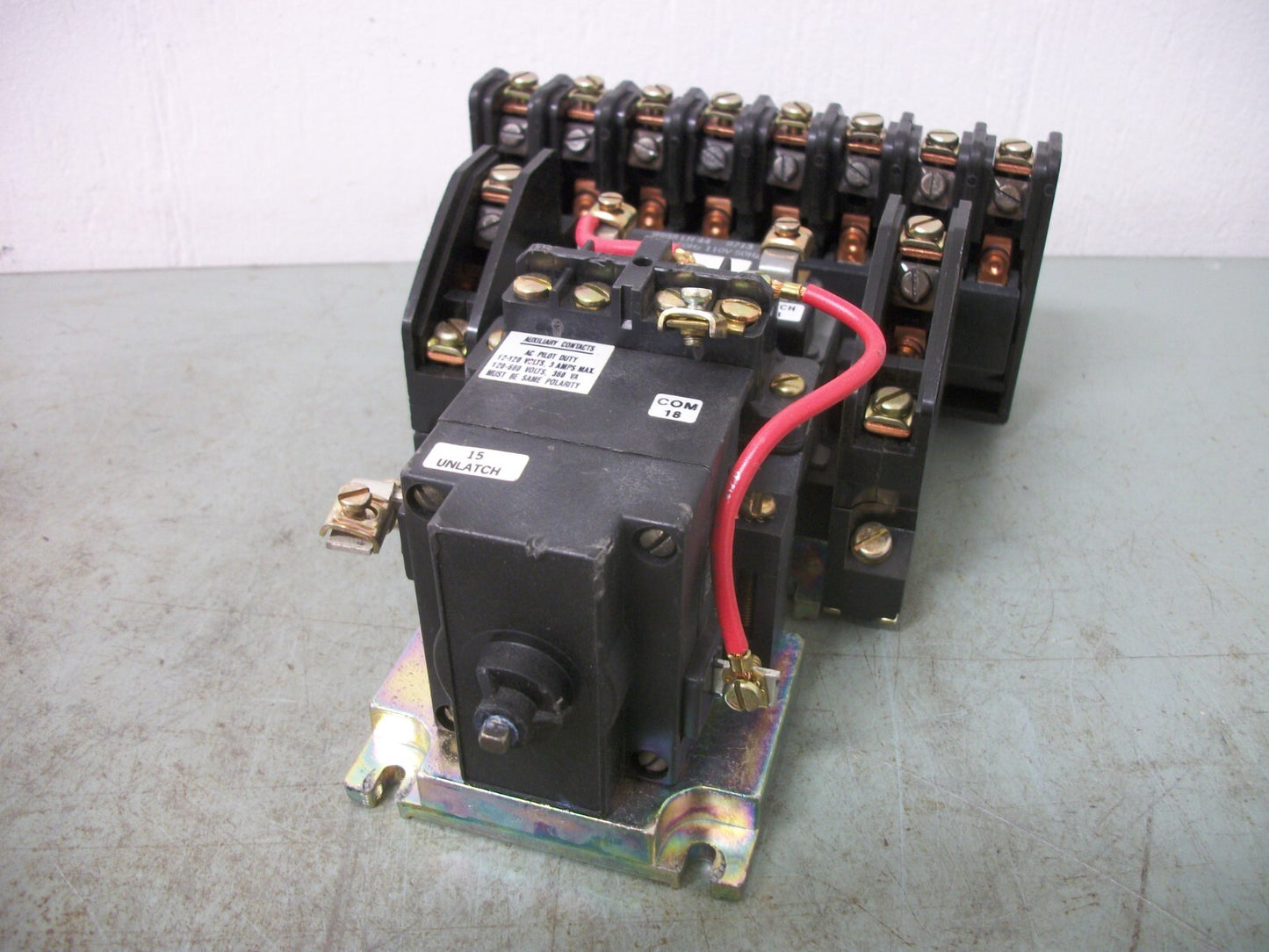 SQUARE D 30AMP 10POLE LIGHTING CONTACTOR 8903LXO1000 120VCOIL 600VOLT