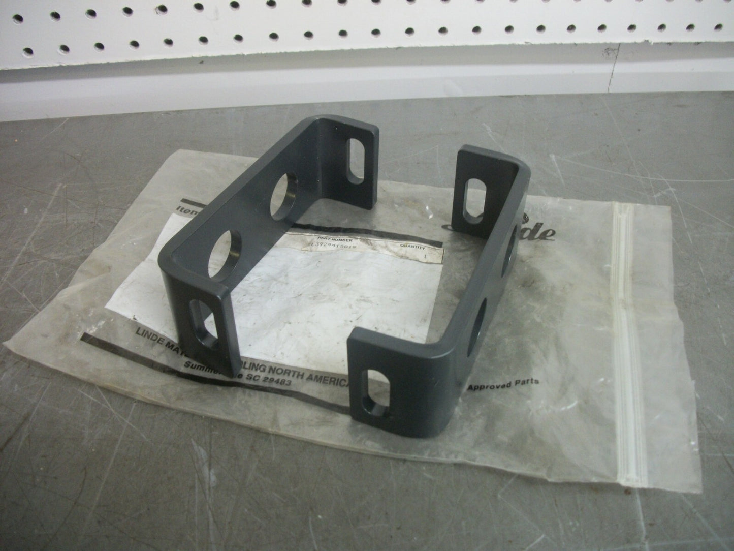 LINDE SET OF 2 SUPPORT BRACKETS L3924415819 NEW