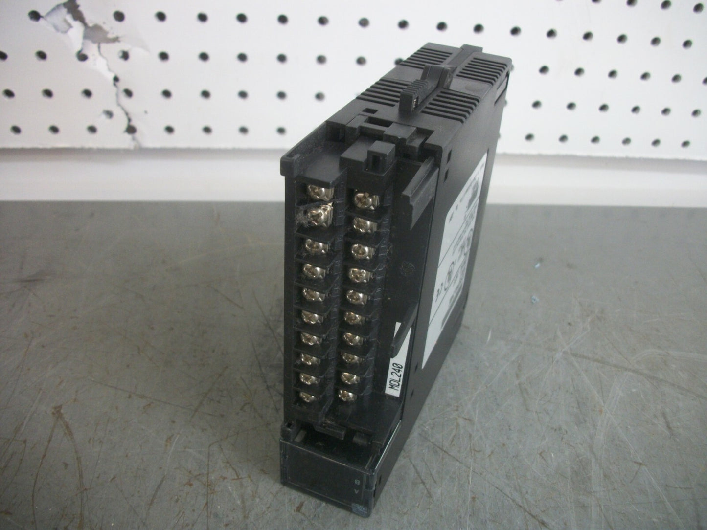 GE FANUC 120VAC 16PT INPUT MODULE IC693MDL240E