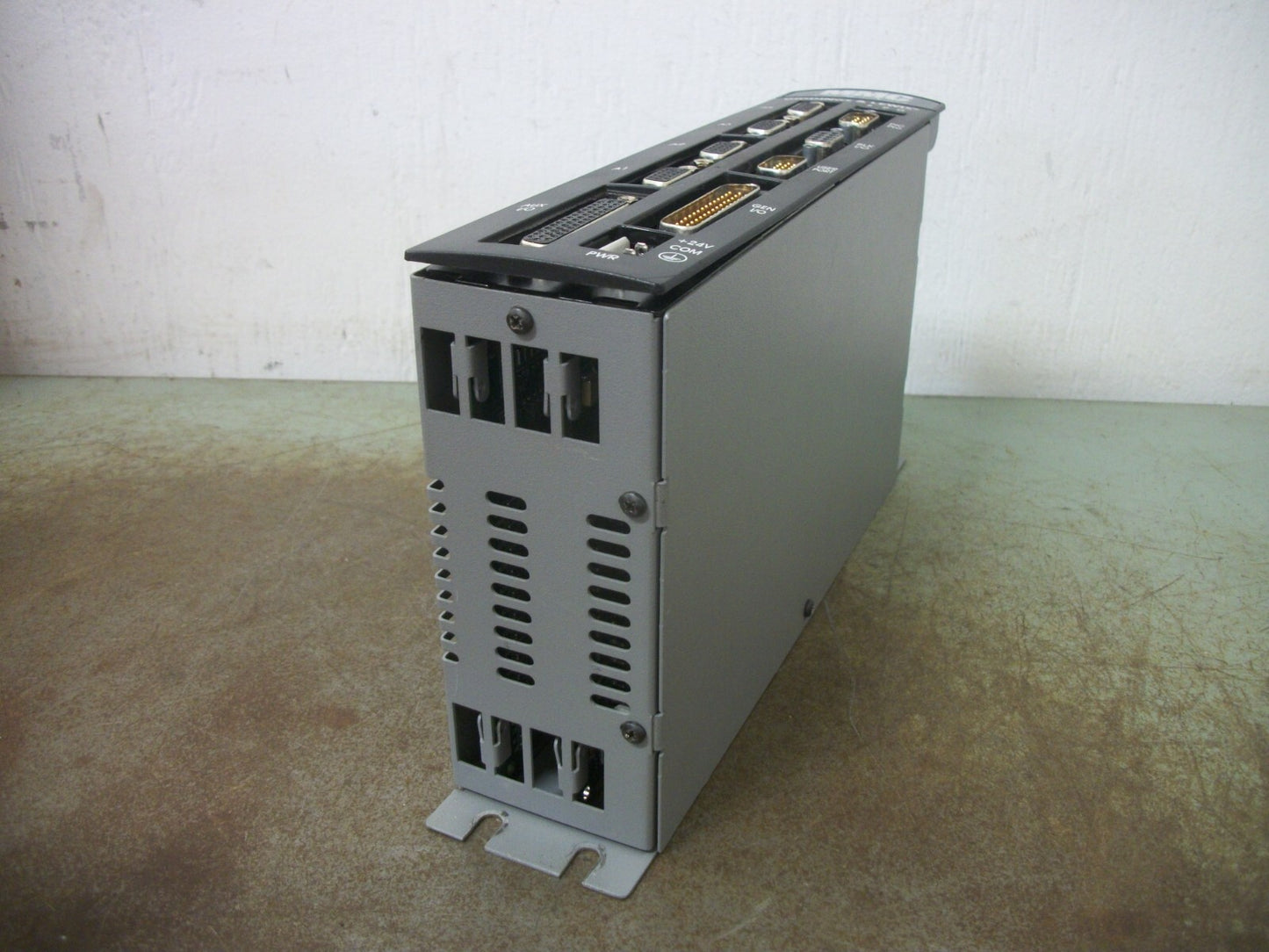 GIDDINGS & LEWIS MMC 4-AXIS ANALOG UNIT M.1017.3774 R2 10AMP 24VDC