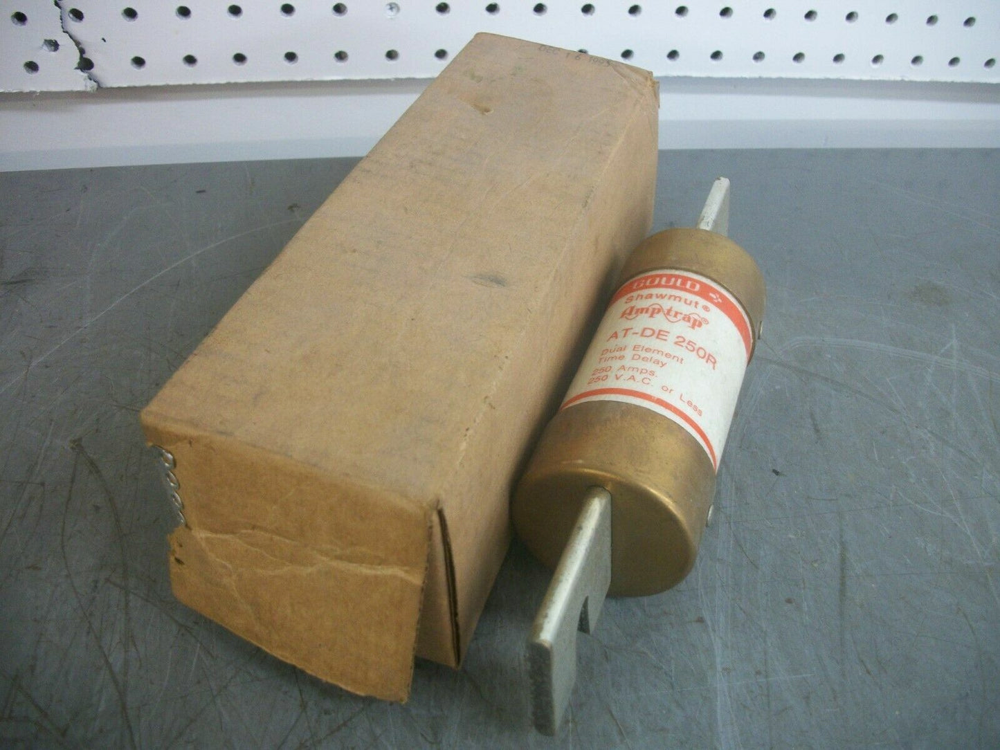 GOULD SHAWMUT AMP-TRAP FUSE AT-DE 250R 250AMP 250VOLT NIB