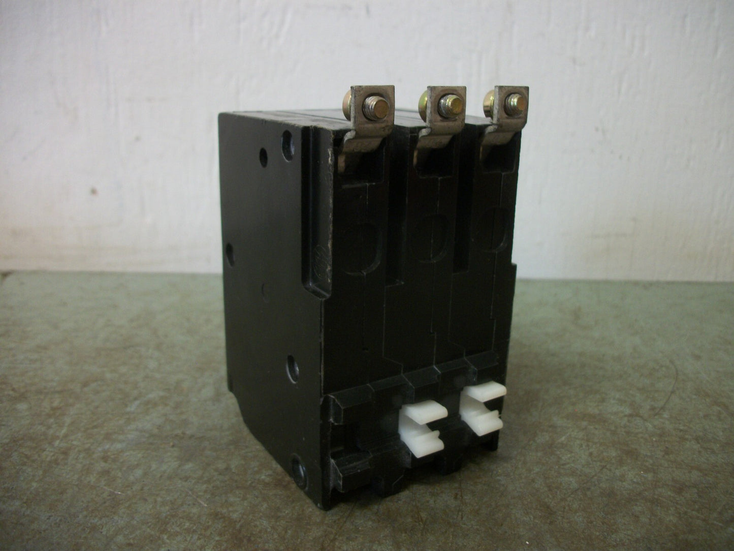 SQUARE D QOB CIRCUIT BREAKER QOB350VH 50AMP 240VOLT 3POLE 22kA OLD