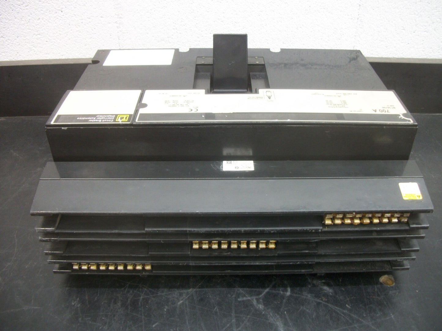 SQUARE D I-LINE NC CIRCUIT BREAKER NC36700 700AMP 600VOLT 3POLE GRAY