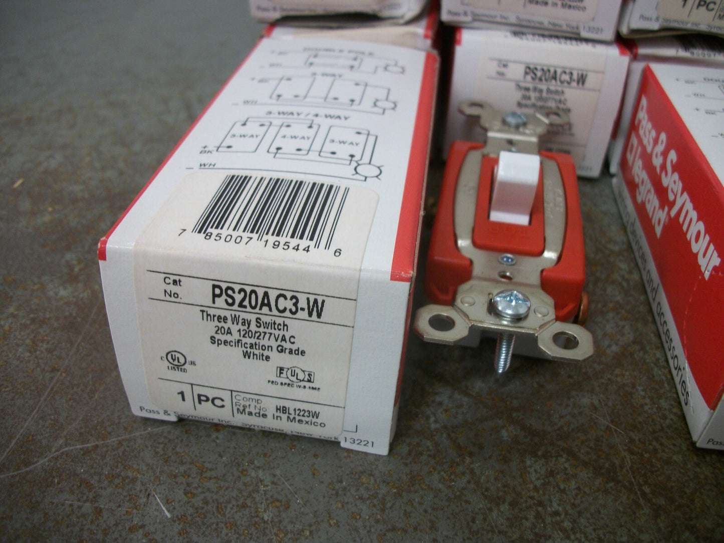 PASS SEYMOUR LOT OF 14 WHITE 3-WAY TOGGLE SWITCHES PS20AC3-W 20A 120/277V NIB