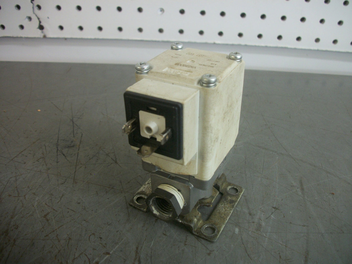 SMC PNEUMATIC DIRECT OPERATED 2-PORT VALVE VX230DGB