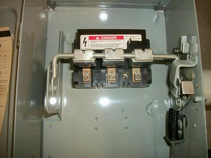 SIEMENS DISCONNECT TYPE 12 NF351H 30AMP 600VOLT 3POLE NON-FUSIBLE *NOB*