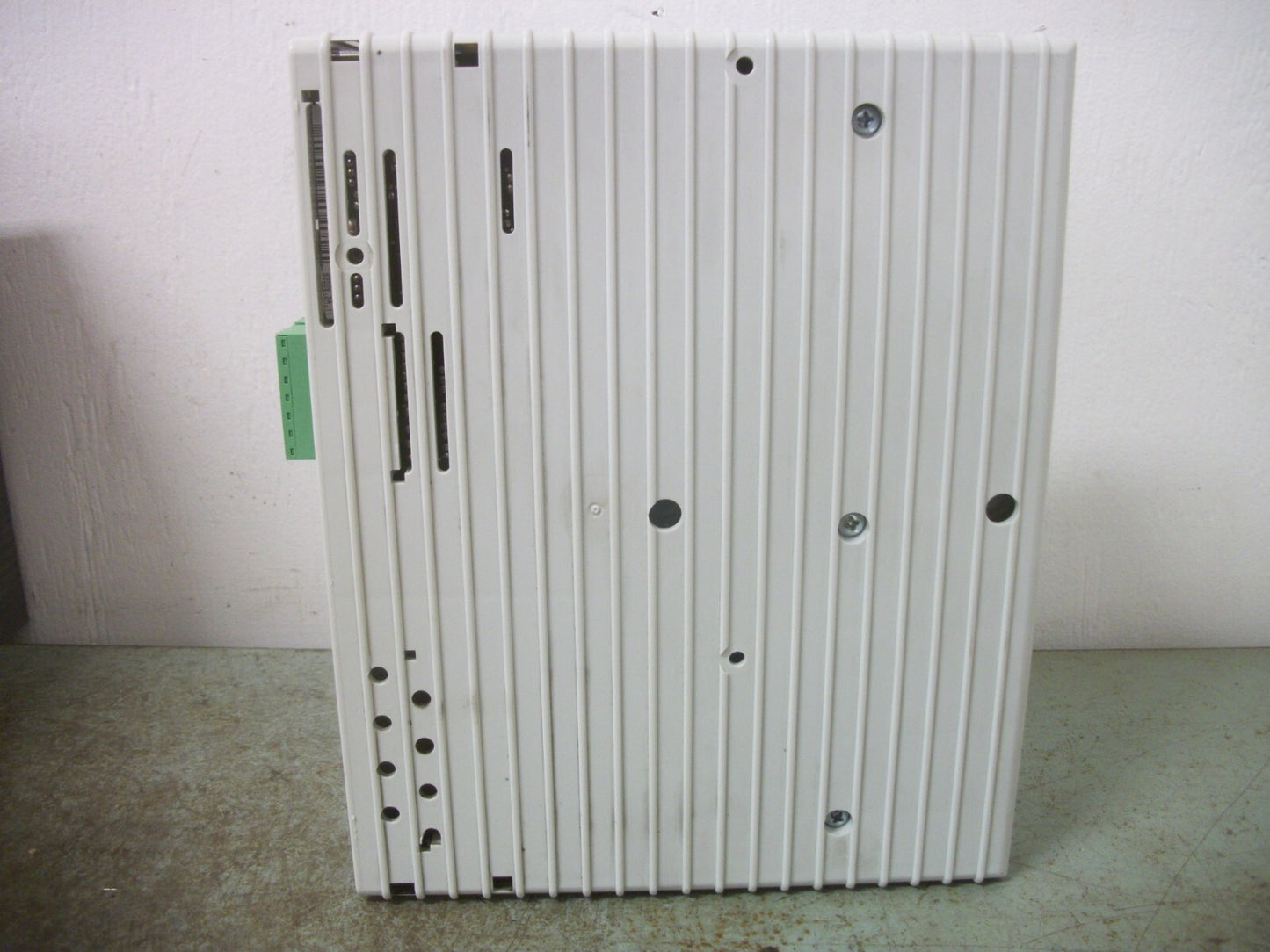 LENZE EVF8203-E 1.5KW FREQUENCY INVERTER DRIVE 00384005 230VOLT 7AMP