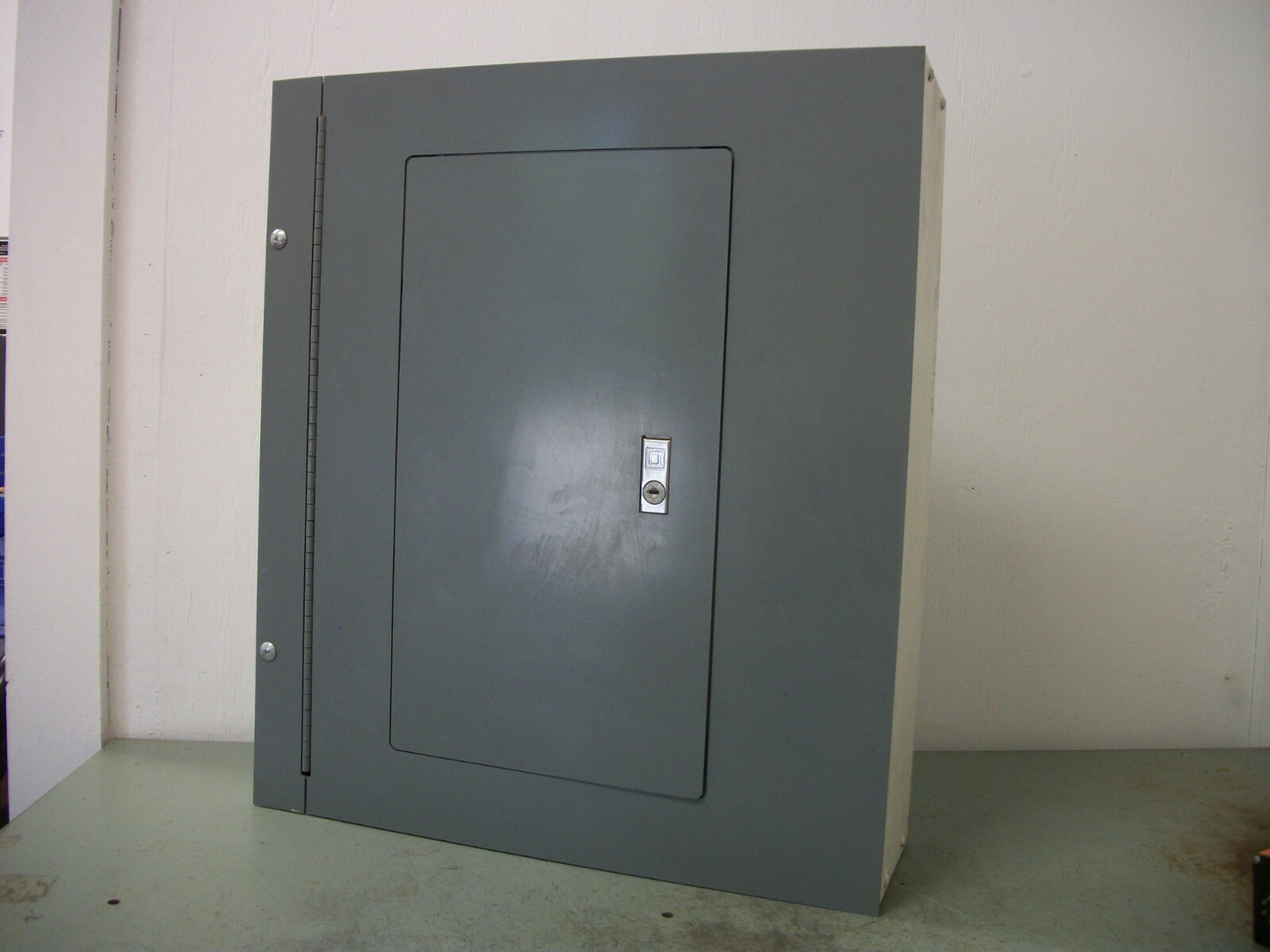 SQUARE D NQOD LOAD CENTER PANELBOARD NQOD12186402650520001 100A 240D/120V 3PH 4W