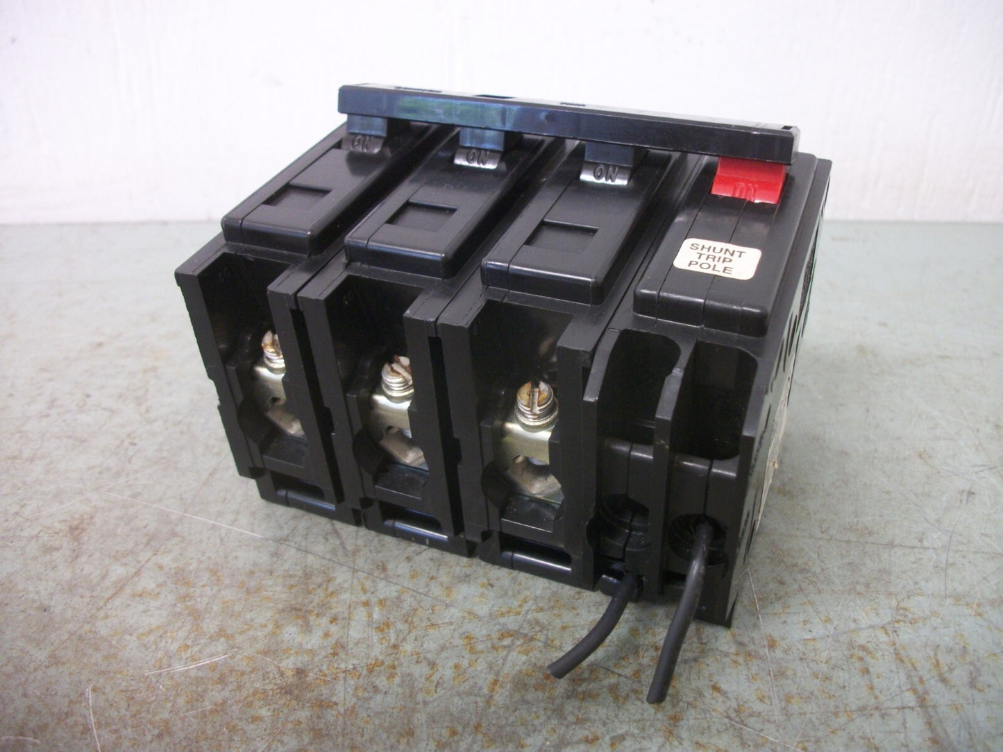 CUTLER-HAMMER BA CIRCUIT BREAKER BAB3050HS 50AMP 240VOLT 3POLE W/SHUNT