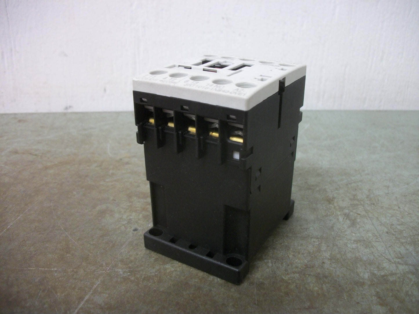 SIEMENS CONTACTOR 3RT1016-1XB43-0VE1 20AMP 24VCOIL 3PH 600V 7.5HP