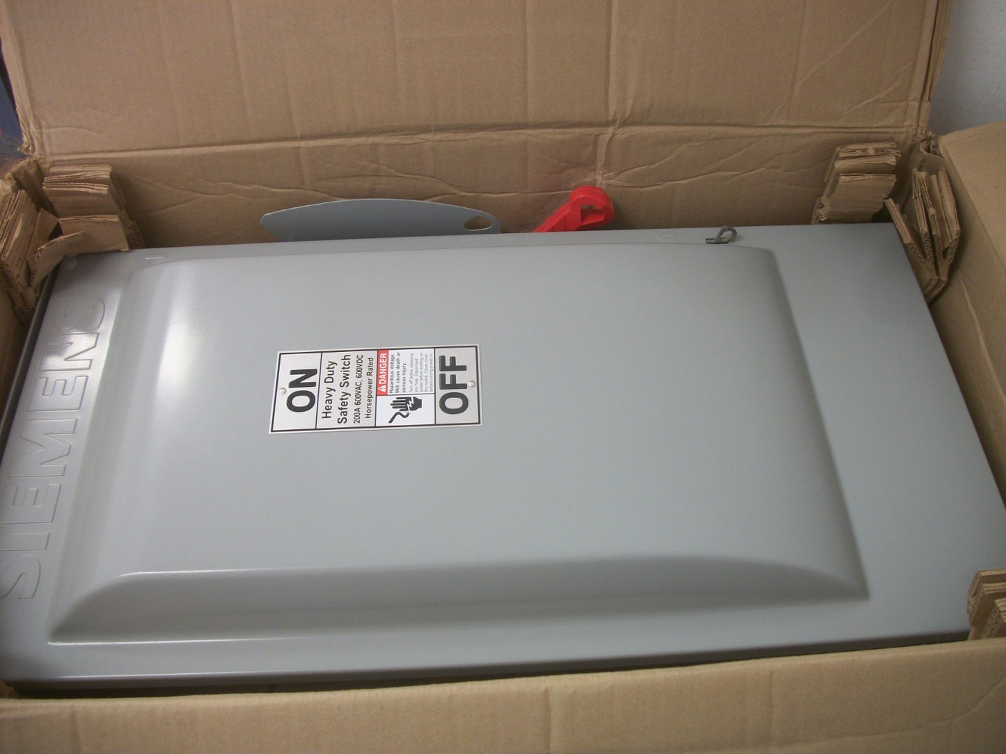 SIEMENS DISCONNECT TYPE 3R HF364R 200AMP 600VOLT 3POLE FUSIBLE NIB