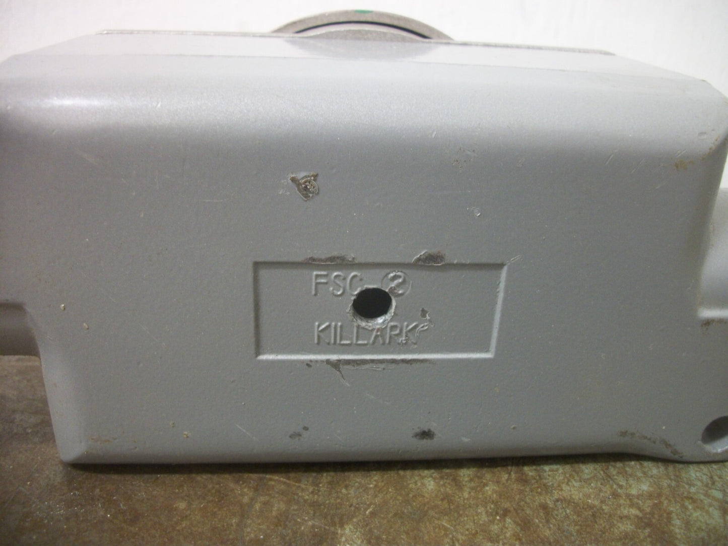 HUBBELL KILLARK LOT OF 2 WEATHERPROOF TWIST-LOCK RECEPTACLE ENCLOSURES FSC-2 RED