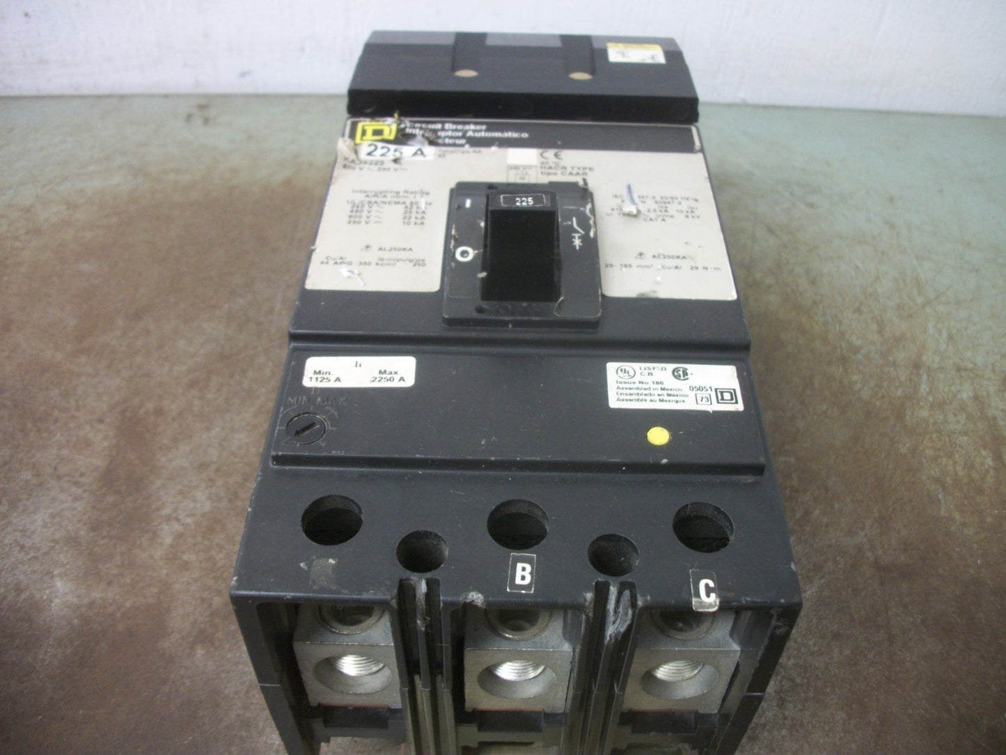 SQUARE D I-LINE KA CIRCUIT BREAKER KA36225 225AMP 600VOLT 3POLE GRAY