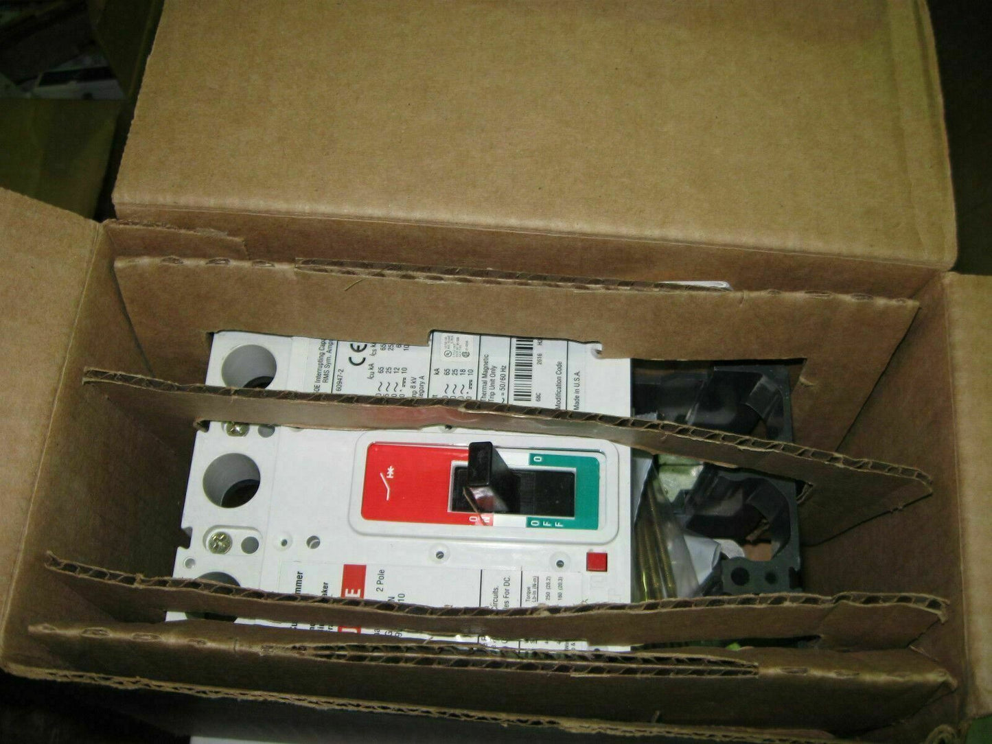 CUTLER-HAMMER JGE CIRCUIT BREAKER JGE2250NN 250AMP 690VOLT 2POLE *NIB*