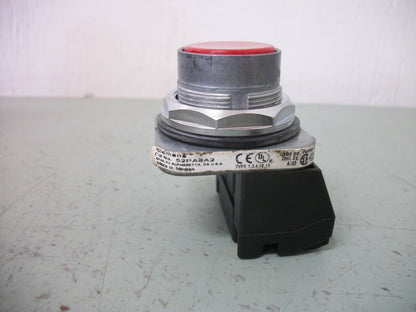 SIEMENS RED FLUSH MOMENTARY PUSHBUTTON 52PA8A2