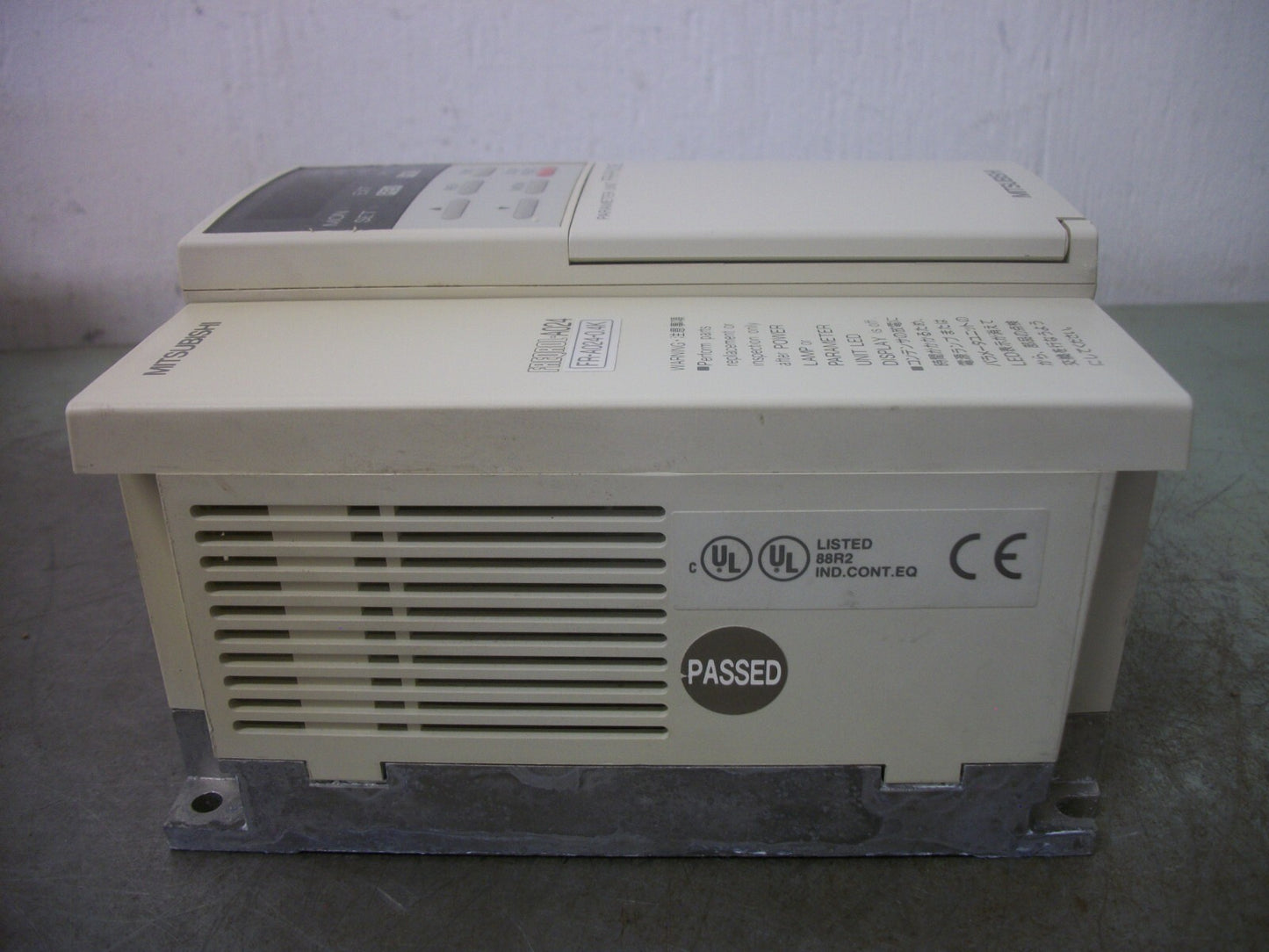 MITSUBISHI FREQROL-A024 1/2HP INVERTER DRIVE FR-A024-0.4K-UL 230VOLT 3PH 3AMP