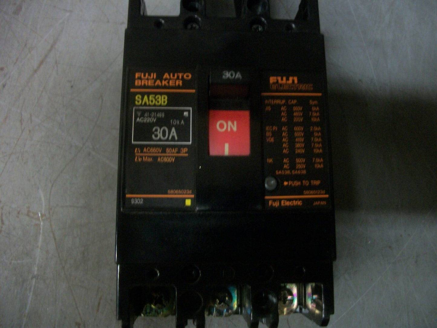 FUJI AUTO CIRCUIT BREAKER SA53B 30AMP 600VOLT 3POLE