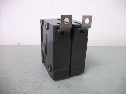 CUTLER-HAMMER LOT OF 2 BA CIRCUIT BREAKERS BAB1030 30AMP 240VOLT 1POLE