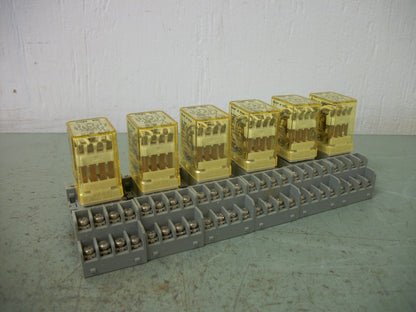 IDEC LOT OF 6 PLUG-IN RELAYS W/SOCKET BASES RY4S-U 24VCOIL 5AMP 240VOLT
