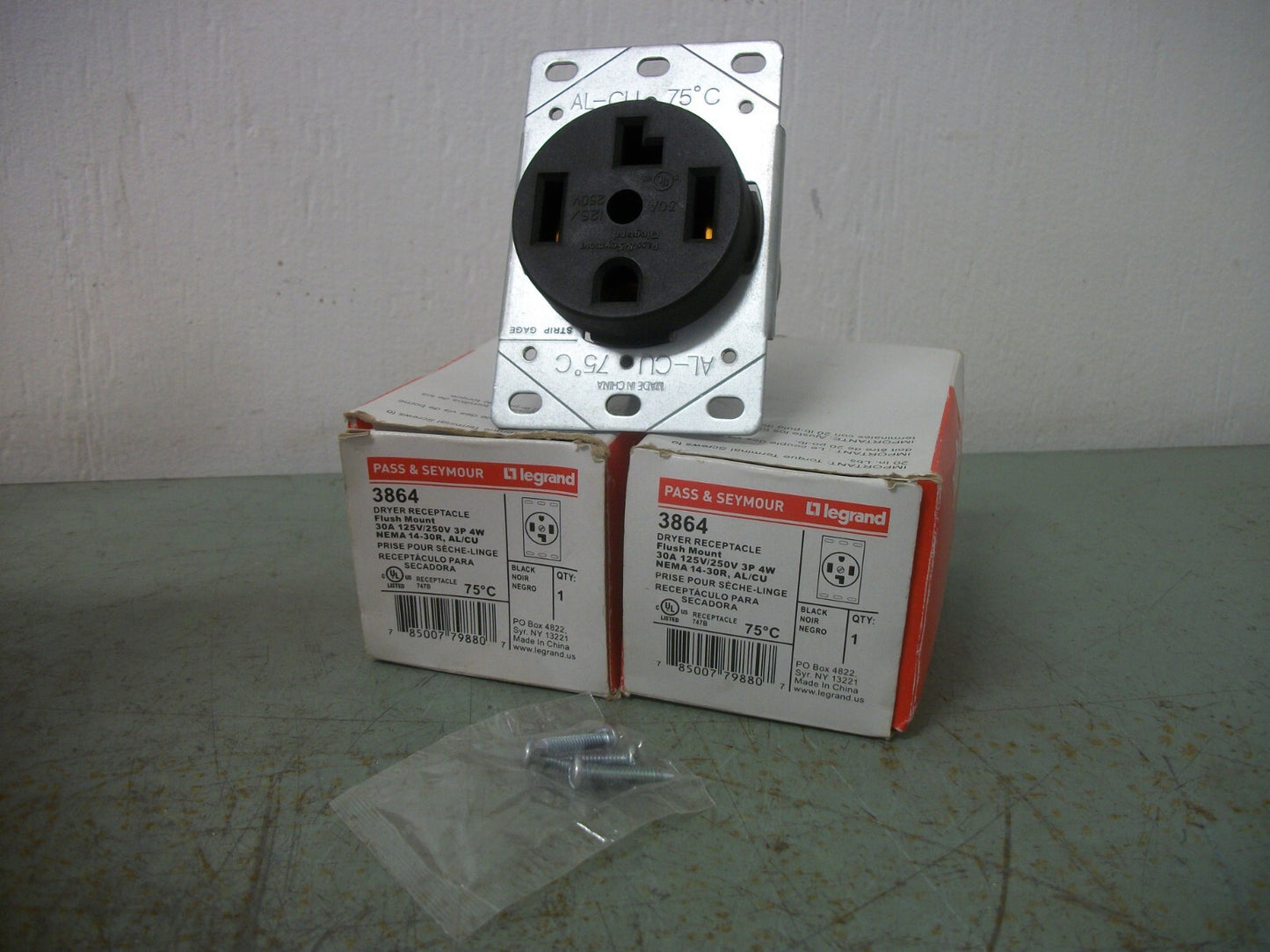 PASS & SEYMOUR LOT OF 2 DRYER RECEPTACLES 3864 30AMP 125/250V 3P 4W NIB