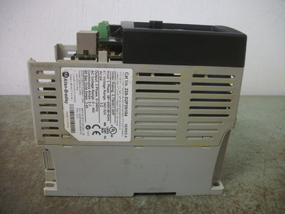 ALLEN-BRADLEY POWERFLEX 4 1HP AC DRIVE 22A-D2P3N104 460VOLT 3PH 2.3AMP