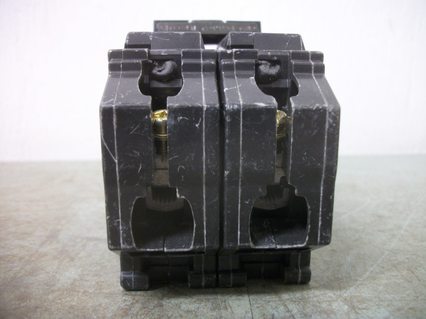 GE THQL CIRCUIT BREAKER THQL2130 30AMP 240VOLT 2POLE NOB