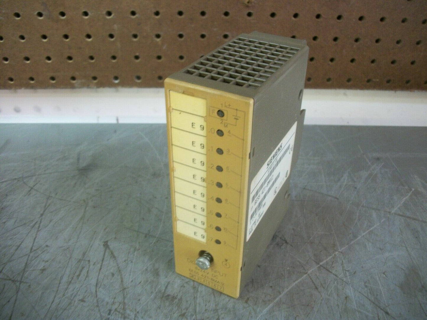 SIEMENS SIMATIC S5 8-POINT DIGITAL OUTPUT MODULE 6ES5 421-8MA12 24VDC