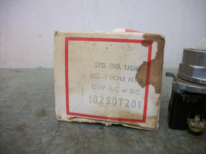 CUTLER-HAMMER INDICATOR LIGHT 10250T201 120VOLT NIB