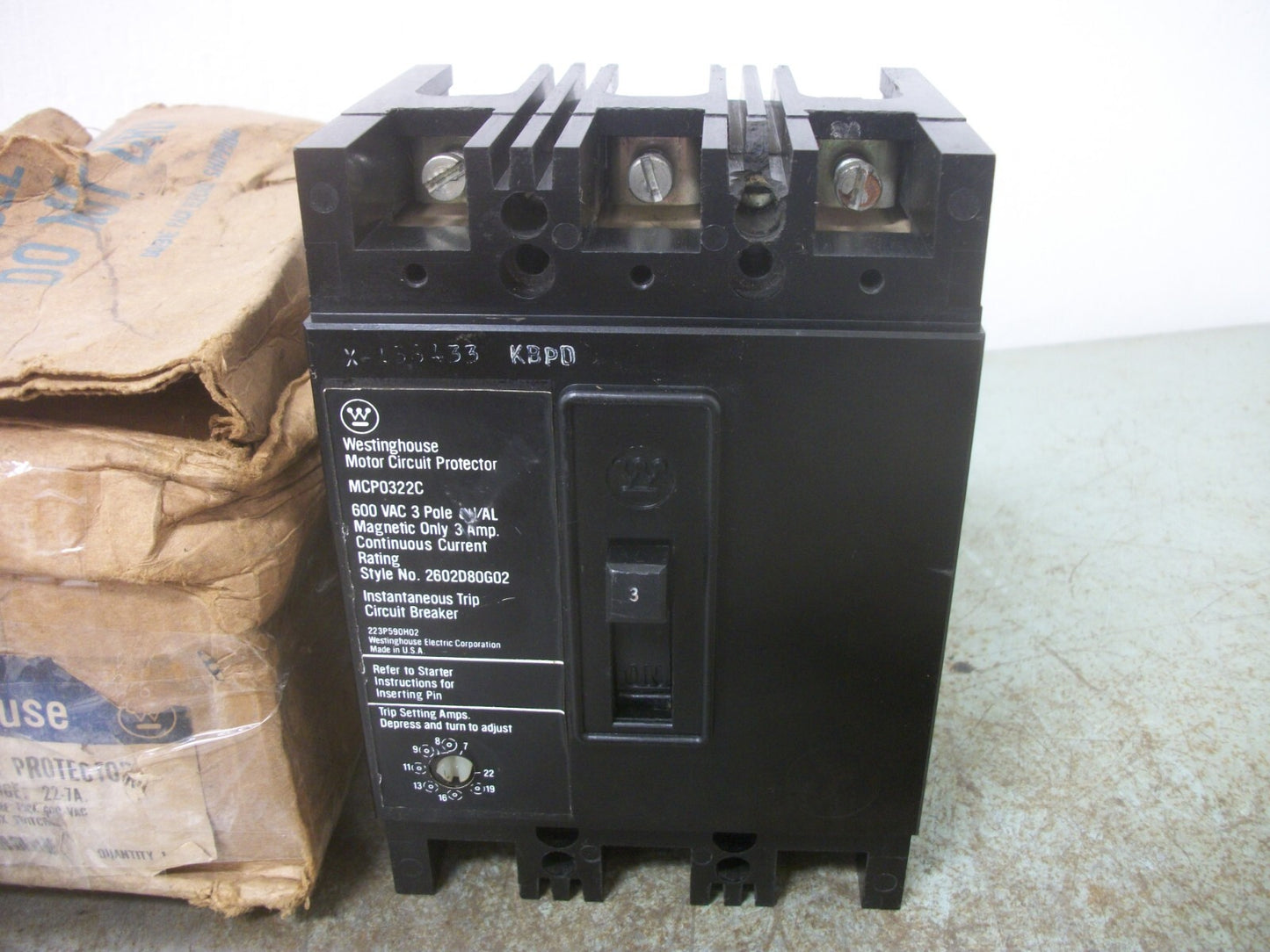 WESTINGHOUSE MCP CIRCUIT BREAKER MCP0322C 3AMP 600VOLT 3POLE NIB CHIPPED